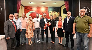 Muratpaşa'da Muhtar Metin Kök'ün ismi parkta yaşayacak