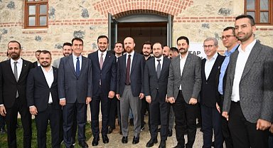 Mustafa Dündar TÜGVA'da öğrencilerle buluştu