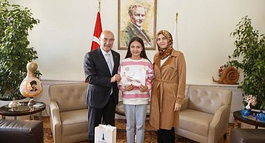 Okumada dünya şampiyonu Zümra, Tunç Soyer'le buluştu