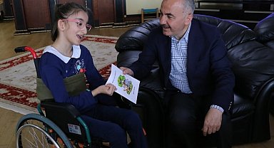 Özel yetenekli çocuk yazardan Başkan Metin'e teşekkür