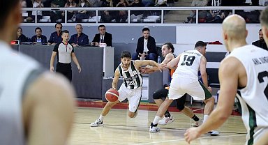 Sakarya potada sezonu galibiyetle açtı