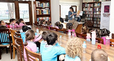Sakarya'da 'Zor Balık' söyleşisinin konuğu minikler oldu