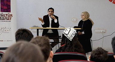 Sakaryalı yazarlar şehrinin gençleriyle buluştu