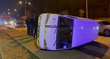 Adıyaman'da seyir halindeki minibüs takla attı!