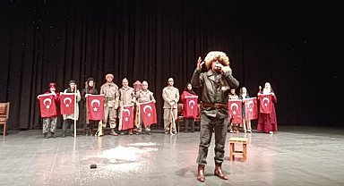 ''Anadolu'da Tarih Yazan Analar' Çayırova'da sahnelendi