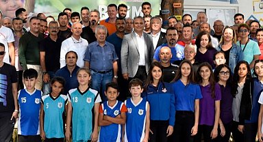 Antalya Muratpaşa'dan 94 kulübe 7'şer bin lira destek