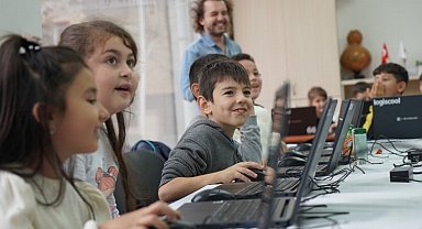 Balıkesirli minik eller geleceği kodluyor