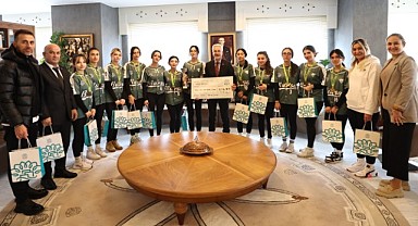 Başarılı sporculardan Başkan Erdem’e ziyaret