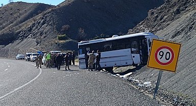 Bingöl'de midibüs kazası: 27 yaralı!