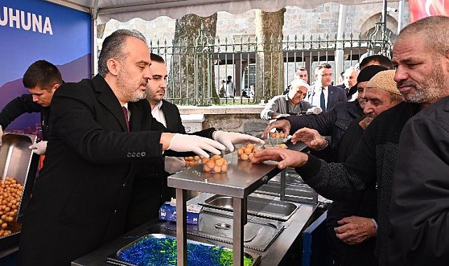 Bursa'da şehitlerin anısına lokma dağıtıldı