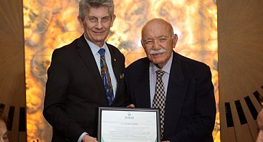 BUSİAD'dan Erdem Saker'e onur üyeliği