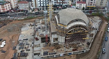 Çayırova'da kent meydanında çalışmalar sürüyor