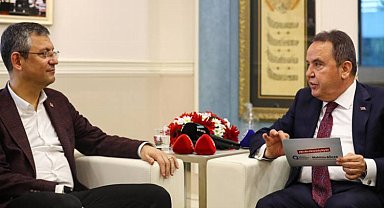 CHP lideri Özgür Özel'den Başkan Muhittin Böcek'e ziyaret