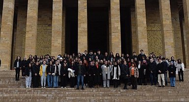 Çınar Akademi'den Anıtkabir'e ziyaret