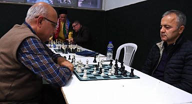 Dedeler ve torunlar Osmangazi'de satrançta yarıştı