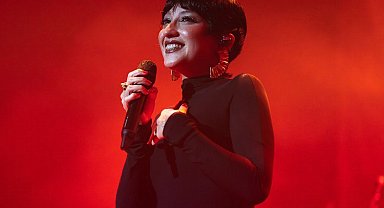 Diva Bebe hayranlarını büyüledi