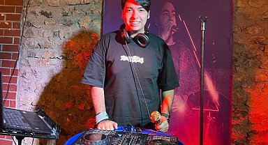 DJ C. Duhan Kart'tan genç işi performans