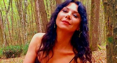 Ebru Bektaş İstanbul'dan sevgilerini sundu