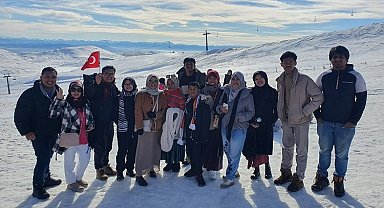 Endonezyalı turistler Kayseri Erciyes'e bayıldı