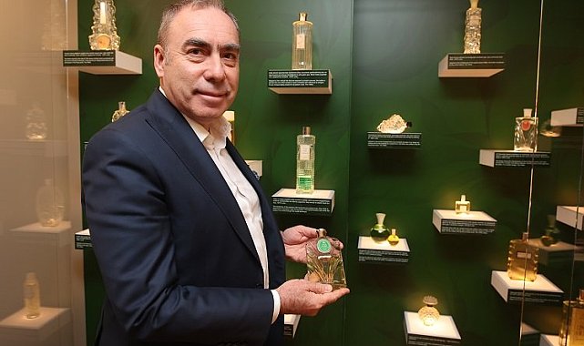 Eyüp Sabri Tuncer'den 'Yüzyıllık Buluşma Sergisi'