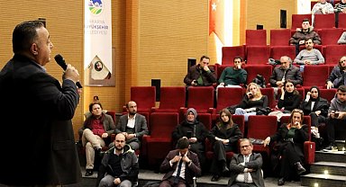 Gazeteci Şahin'den Sakaryalı gençlere sosyal uyarı