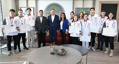 Hatay'da aşçılık öğrencilerinin başarıları ödüllendirildi