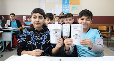 İnegöl'de Özündenkuru ile 'yerli' kutlama