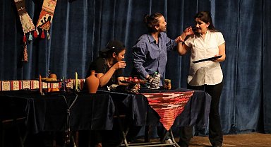 İzmir Narlıdere'de başrol kadın