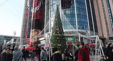 İzmit'te yeni yıl coşkusu meydana taştı