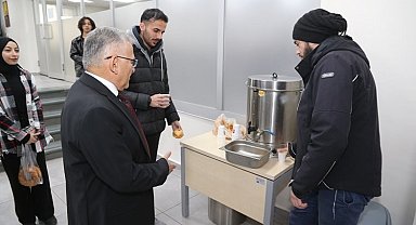 Kayseri Merkez Kütüphanesi gençleri ağırlıyor