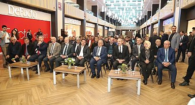 Kayseri protokolü indirim festivaline katıldı