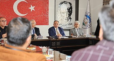 Kayseri Talas muhtarlara 5 yılın karnesini sundu