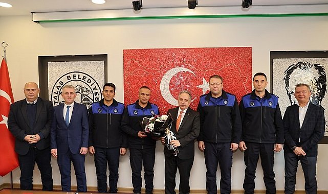 Kayseri Talas'ta komiser zabıtalara rozet töreni