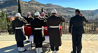 Kıbrıs gazisi Yeşilli'de son yolculuğuna uğurlandı