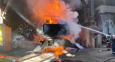 Kocaeli İtfaiyesi'nden Dilovası'ndaki yangına müdahale