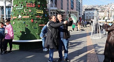 Kocaeli İzmit 2024'ü kendi ağacıyla karşılıyor