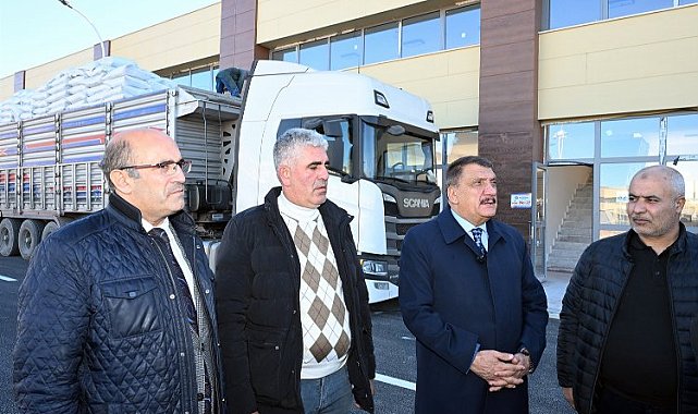 Malatya'da Başkan Gürkan'dan yeni buğday pazarına inceleme