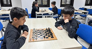 Malatya'da öğrenciler satrançta akıl teri döktü