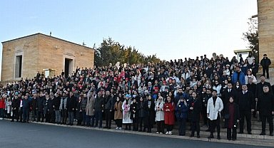 Manisalı gençler Ata'nın huzurunda