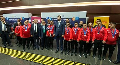 Memduh Büyükkılıç Down Sendromlu çocuklarla buluştu