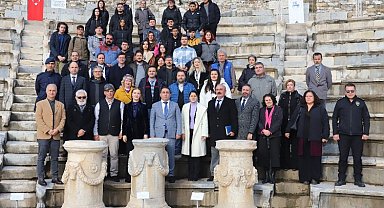 Metropolis kazısında 1800 yıllık buluntulara rastlandı