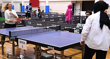 Osmangazi personeli masa tenisiyle stres attı