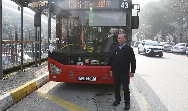 Rahatsızlanan yolcuyu hastaneye yetiştirdi