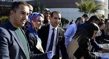 Sağlıkçılardan Gazze halkı yararına kermes