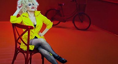 Adnan Şenses'in manevi kızı fırtınalar estiriyor