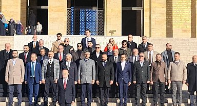 ANAP'tan Anıtkabir'e tarihi ziyaret