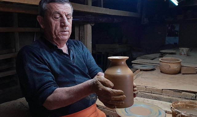 Bilecik'te 130 yıllık atölyede çarklar sanata dönüyor