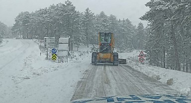 Bursa'da 56 mahallede kar mesaisi