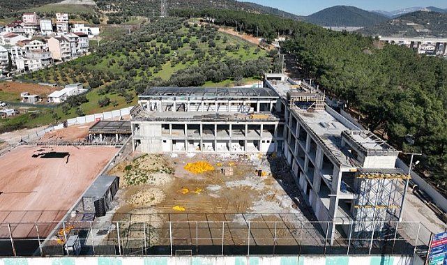Bursa'da Demirtaş Spor Kompleksi yükseliyor
