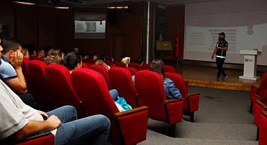 Büyükşehir personeline uyuşturucuyla mücadele eğitimi